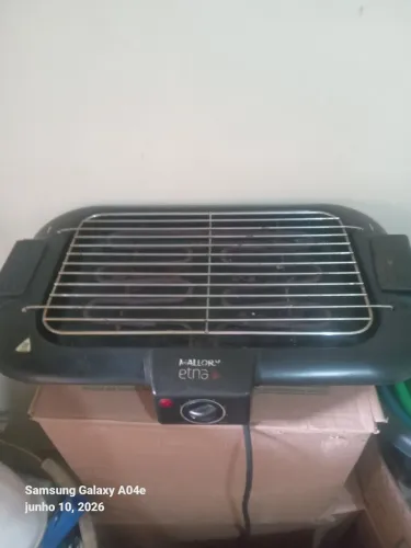 Churrasqueira eletrica 90 reais *78