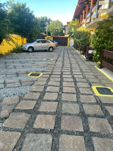 Apto Duplex com 200 m², 4 quartos, 2 suítes, em Cond fechado, mobiliado, na linda praia Pe