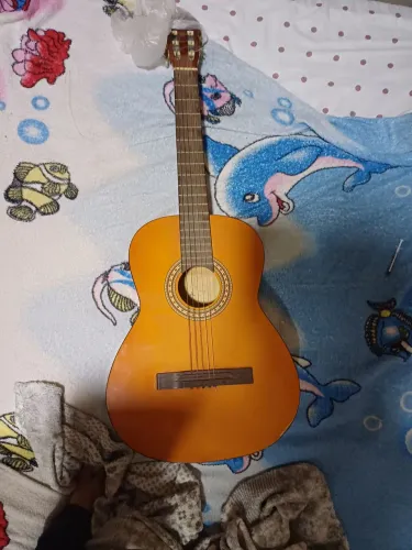 Vende-se violão