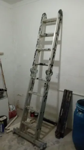 Escada De Alumínio Multifuncional Articulada 16 Degraus 4x4