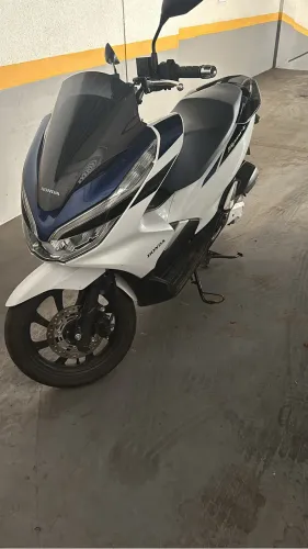 PCX em excelente estado.