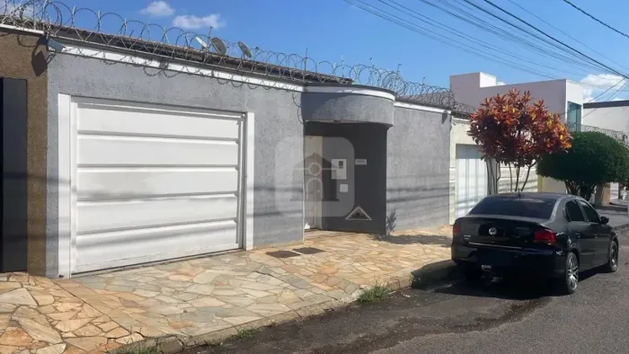 Excelente casa para venda ou locação no Bairro Granada