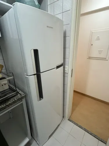 Geladeira - Brastemp Frost Free Duplex 375L branco BRM44HB Branco 110V