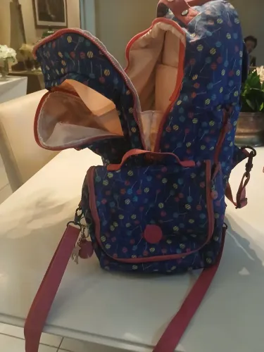 Vendo LANCHEIRA E MOCHILA com rodinhas de tecido da kipling