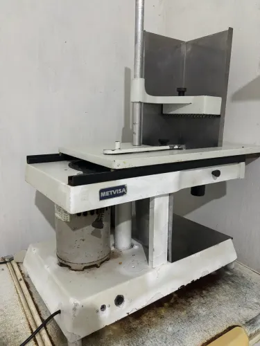 Fatiadora automática de frios Metvisa