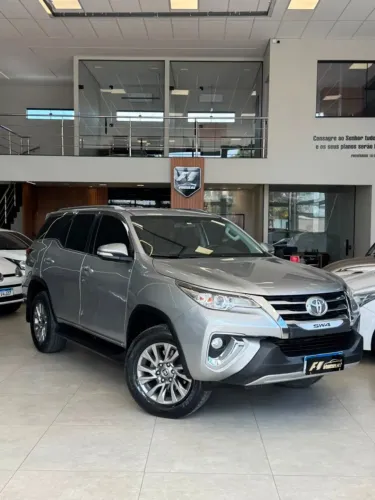 Toyota Hilux SW4 SR 4X2 2.7/ 2.7 Flex 16V Aut. 2017