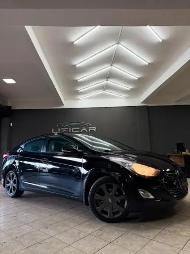 Hyundai Elantra GLS 1.8 16V Aut. 2013