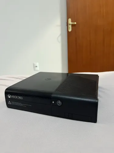 Xbox 360 Super Slim 500gb usado