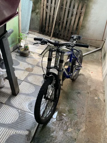 Vende-se bicicleta com marcha