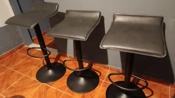 Venda de banquetas. 