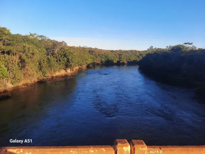 Chácaras a beira rio