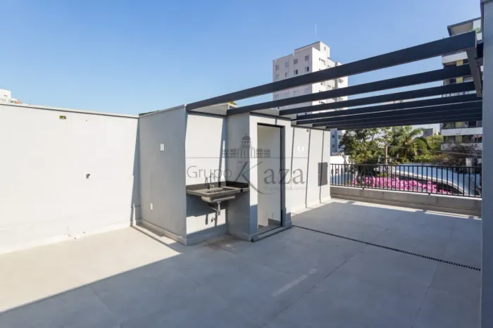 Casa em Condomínio - Vila Madalena - 3 Dormitórios - 225m².