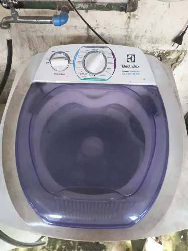Máquina de lavar Eletrolux 8kg turbo agitação