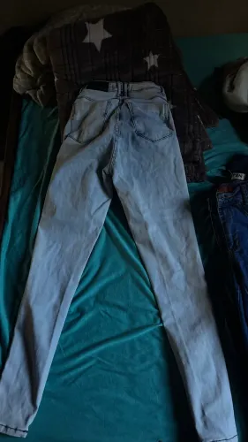 Roupas semi novas 
