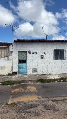 Aluga se uma casa no conjunto Benedito bentes I