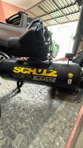 Compressor trifásico