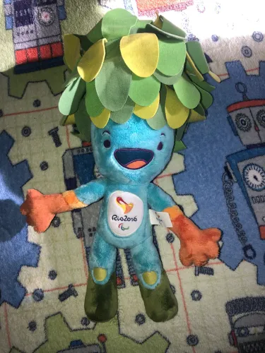 Boneco de Pelúcia Vinicius e Tom 45cm olimpíadas 2016 oficial 