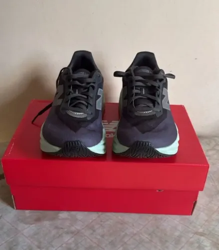 New Balance Rebel V5