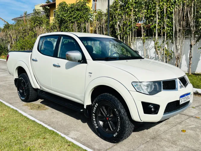 Mitsubishi L200 Triton HPE 3.5 CD V6 24V Flex Aut. 2011