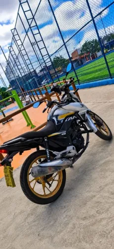 Titan 160 2019 edição especial.