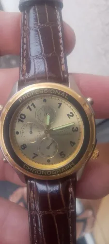 Relógio Mondaine novo.