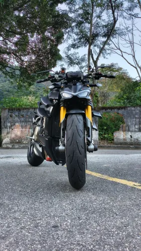 DUCATI STREETFIGHTER V4S CONSERVADA