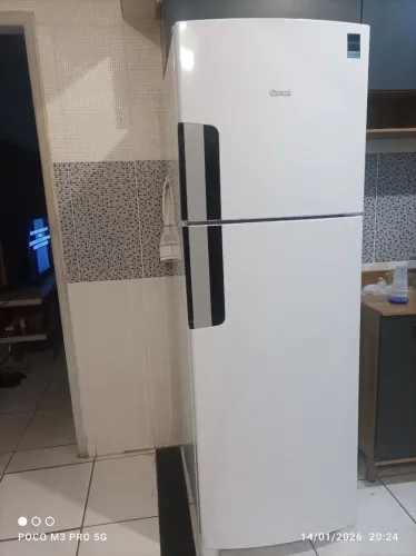 GELADEIRA FROST FREE INVERTER DOIS  MESES DE USO uso 