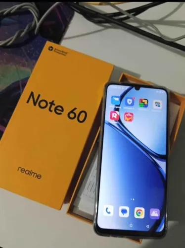 Troco em um iPhone realme note 60 tem 7 dias de uso 128 gb e 4 + 4 de ram 