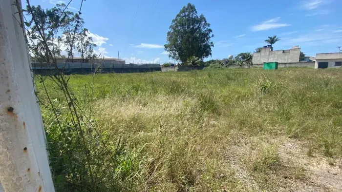 Área para locação na Virgem Santa em Macaé/RJ, Área 5.000M2, Escritório e Murada.