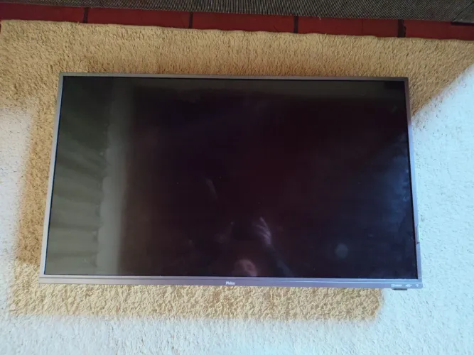 Vendo TV para retirada de peças