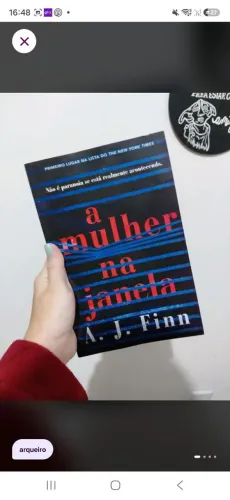 Livro a mulher na janela - A. J. Finn (edição econômica)