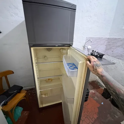Geladeira com defeito 