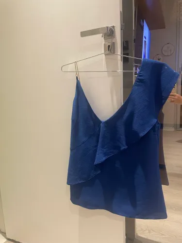 Blusa Animale Azul Royal com Babados e Alça Corrente P