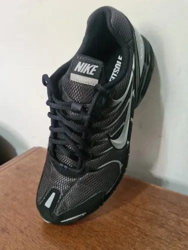 Tenis Nike Max Air Torch 4 tam. BR 43
