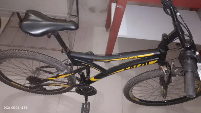 Vendo bicicleta Caloi aro 26 toda original 