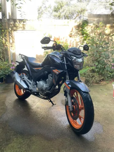 Honda  cb 250 twister 