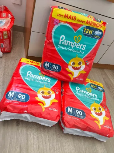 Fraldas Pampers M