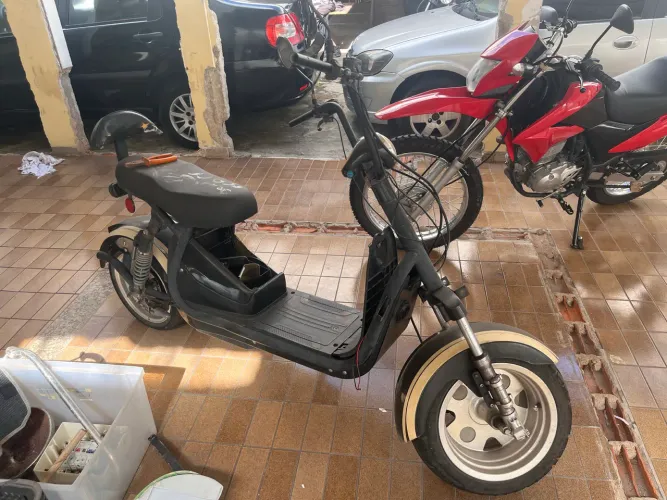 Para Retirada de Peças / Restauração - Scooter Elétrica 
