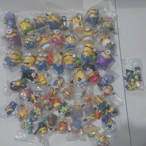 Coleção de MINNIONS com 54 pçs , a venda