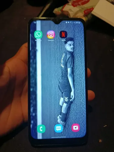 Samsung Galaxy A50 funcionando tudo, sem trinca na tela, só arranhões atrás.<br><br>