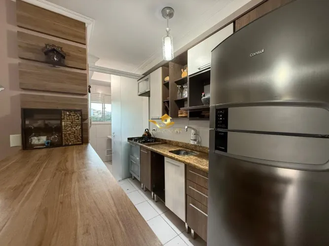 EXCELENTE APARTAMENTO MOBILIADO EM CONDOMÍNIO CLUBE, 3 QUARTOS, 2 BANHEIROS, SACADA COM CH