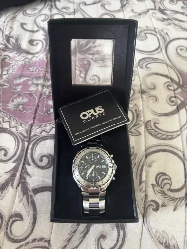 Relógio Opus Quartz 