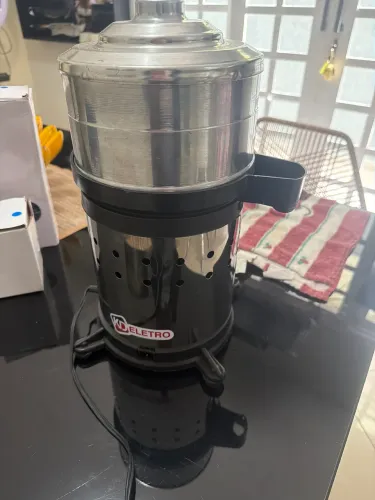 Espremedor / Extrator de Suco Profissional KD Eletro em Inox - Usado 1 Vez