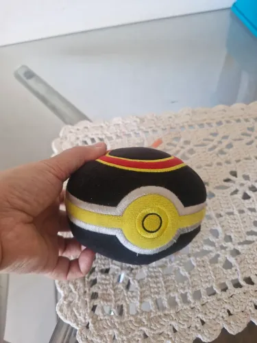 Pokebola de pelúcia Pokémon