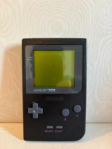 Vendo Game Boy Pocket Preto