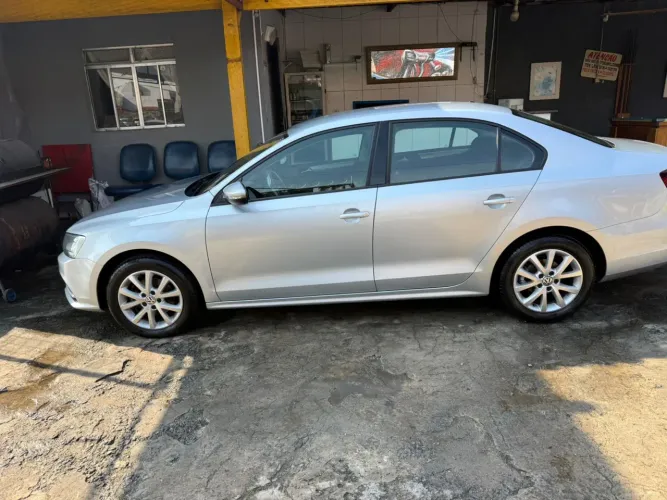 Volkswagen Jetta Trendline 2.0 T.flex 8V 4P Tip. 2016