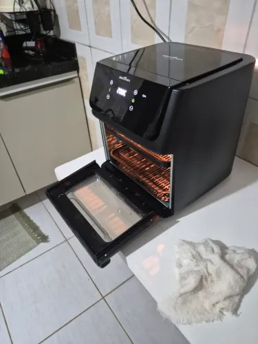 Vende-se airfryer Britânia 11 litros