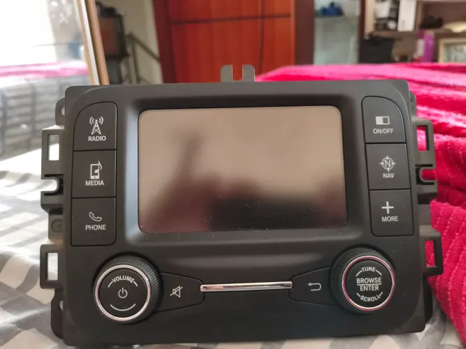 Central multimídia veículo Fiat toro