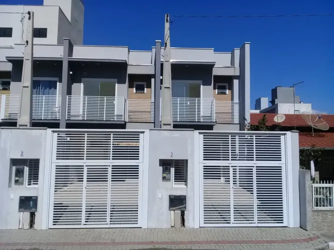 Sobrado para Locação Anual  Itacolomi | Balneário Piçarras- SC