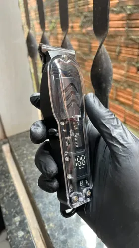 Máquina de Cortar Cabelo Profissional 